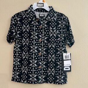 DKNY Boys 2 Piece set Shorts and Short Sleeve Shirt size 3T